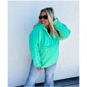 💚🩵NWOT The Peyton Seafoam Hooded Puffer
Jacket Snap Button Womens Plus Size 2X